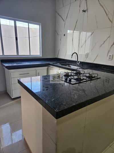 Casa Solange porcelanato 2 dormitórios