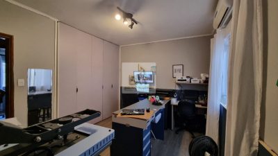 Casa Jd Estoril 3 d com armários, ótima localização