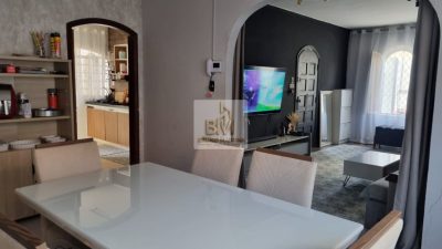 Casa Jd Estoril 3 d com armários, ótima localização