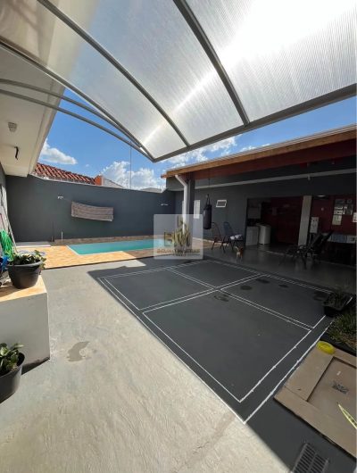 Casa Jd Ferraz com piscina terreno inteiro e edicula