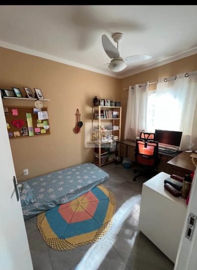 Casa Jd Ferraz com piscina terreno inteiro e edicula