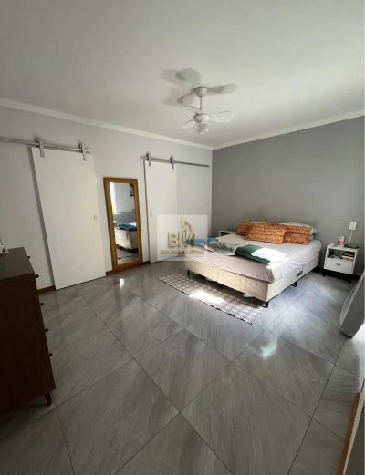 Casa Jd Ferraz com piscina terreno inteiro e edicula