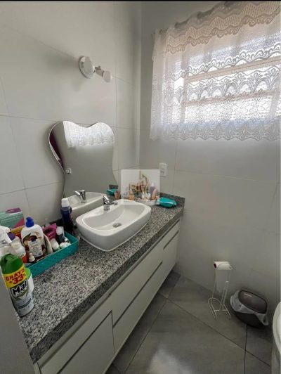Casa Jd Ferraz com piscina terreno inteiro e edicula