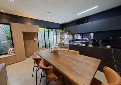 CASA com 03 quartos Moderna no Jd Ferraz 1 q. Da Hipica