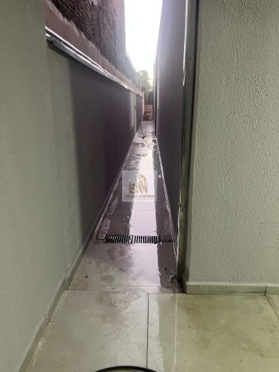 Casa Pq Roosevelt porcelanato terreno no fundo